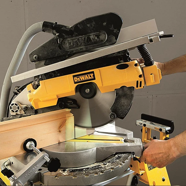 Scie à Onglet Sur Table Dewalt D27113-QS à Table Supérieure 1600 W Ø305 Mm 8 Scie à Onglet Sur Table Dewalt D27113-QS à Table Supérieure 1600 W Ø305 Mm – Image 6