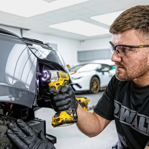 Visseuse à Chocs Dewalt XR 12V DCF801D2-QW 2 Batteries 12V 2Ah Chargeur Coffret Tstak 6 Visseuse à Chocs Dewalt XR 12V DCF801D2-QW 2 Batteries 12V 2Ah Chargeur Coffret Tstak – Image 4