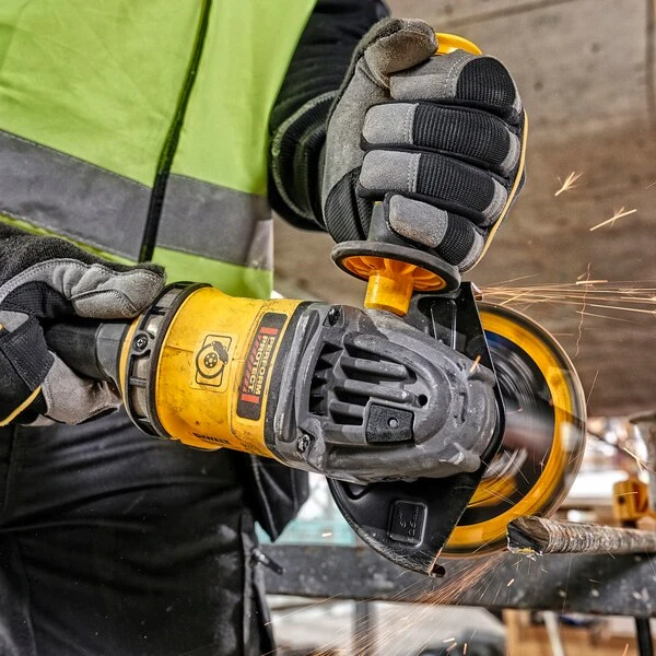Meuleuse Dewalt DCG418T2-QW XR Flexvolt 54V Ø125 Mm Avec 2 Batteries 6 Ah Et Chargeur 5 Meuleuse Dewalt DCG418T2-QW XR Flexvolt 54V Ø125 Mm Avec 2 Batteries 6 Ah Et Chargeur – Image 3