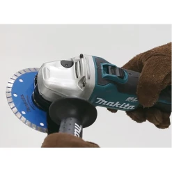 Meuleuse Diamètre 125 Mm 18V 2 Batteries Li-ion 5Ah Makita DGA506RTJ