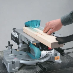 Scie à Coupe Onglet Et Délignage 1650W 260 Mm Référence LH1040 Makita
