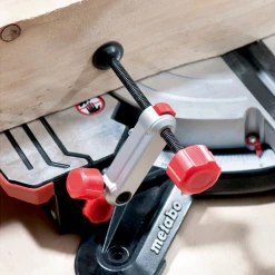 Scie Onglet Et Radiale Metabo KGS 305 M 1600W Diamètre 305 Mm 619305000 12 Scie Onglet Et Radiale Metabo KGS 305 M 1600W Diamètre 305 Mm 619305000 -Kranzle-boutique scie metabo kgs 305 m 1600w situation 5