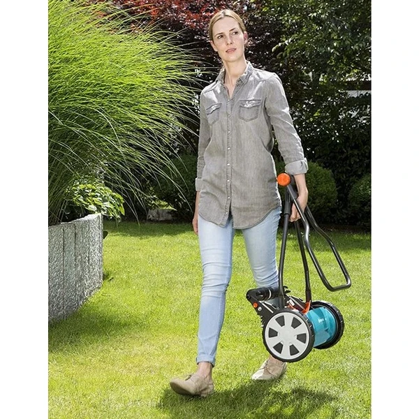 Tondeuse Hélicoïdale à Main 330 Classic Gardena Largeur De Coupe 33 Cm 5 Tondeuse Hélicoïdale à Main 330 Classic Gardena Largeur De Coupe 33 Cm – Image 3